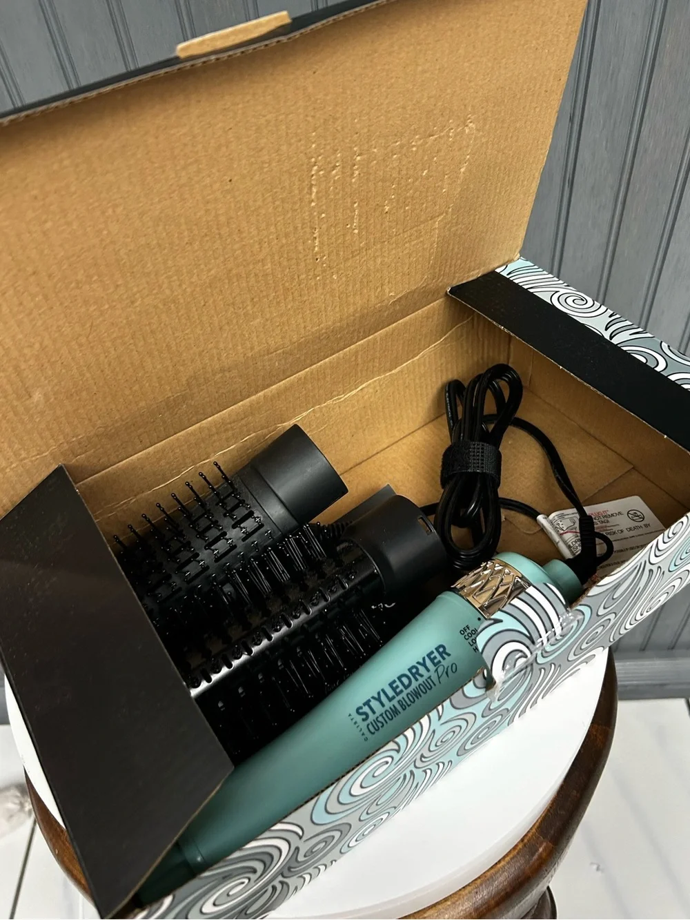 Calista StyleDryer Custom Blowout Pro Hot Air Brush Set w/ 2 Brush Attachments